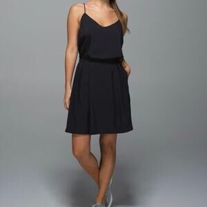 Lululemon Women's 10 City Summer Dress Mini Short Active Racerback Lightweight